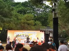 -越秀山游泳场