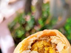 咸蛋黄鲜肉月饼-真老大房(南京东路店)