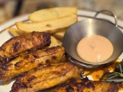 炭烤鸡翅配炸薯角-BROWNSTONE布朗石西班牙餐厅(富城店)