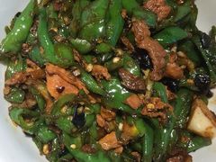 辣椒炒肉-江渔儿酸菜鱼(映月湖环宇城店)