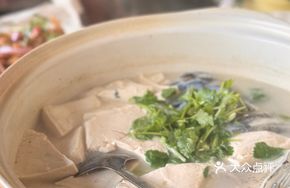 Zhanggong Cave Tofu Fish Head Soup