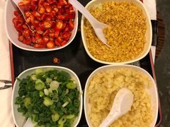 小料-鲜入围煮花胶鸡海鲜火锅