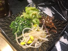 -山川小町·极番烧肉(新地假日广场店)