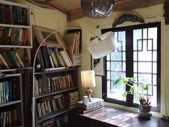 -邊城書店