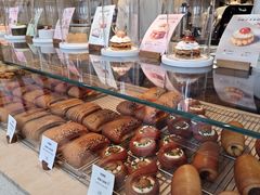 -VERIE BAKEHOUSE