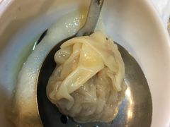 花膠雲吞-鲜入围煮花胶鸡海鲜火锅