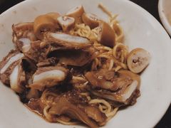 -松树干拌面店