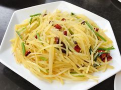 酸辣土豆丝-晚归月亮湾私家菜(临邑路店)