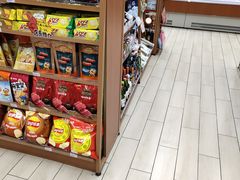 -全家便利店(莲花池东路店)