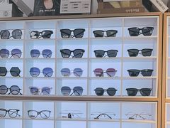 -天空之镜眼镜店蔡司依视路配镜授权零售店(望京颐堤港店)