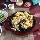 今天来龙庆峡看冰灯，附近找了一圈饭店