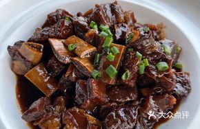 Stewed Beef Oxtail with Slow-Cooked Sauce