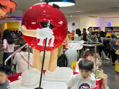 -m豆巧克力世界(上海世茂广场店)