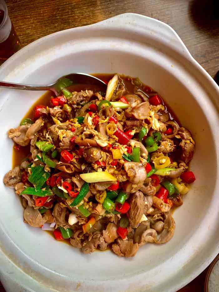 旺角花花肠子馆-"终于吃上了心心念念的肥肠拆骨肉 第一次来.