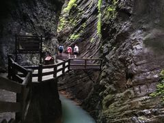 -龙水峡地缝景区