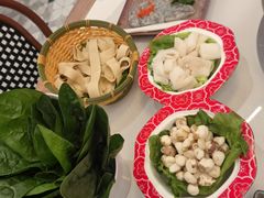 -喃喃椰·糟粕醋·椰子鸡火锅(七堡花园店)