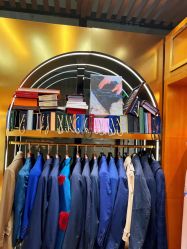 -德川洋服西服礼服订制·丽都皇冠店