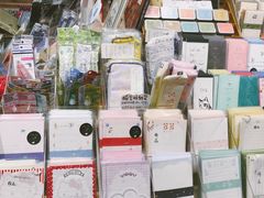 零售区-猫的天空之城概念书店(束河店)