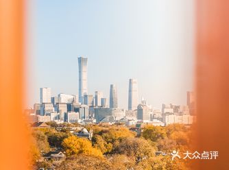 北京的秋天是最好的季节，时间很慢，风也很慢