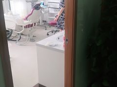 -茂菊口腔连锁(浦东南路店)