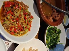 -黄泥岗·地道湖北菜(奥特莱斯店)