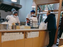 -李与白包子铺(桐梓林店)