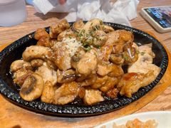 -玛格萝妮(汇智国际商业中心店)
