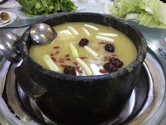 -南渝食府.墨脱石锅松茸鸡