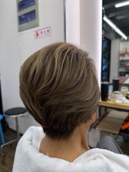 -曼都发型