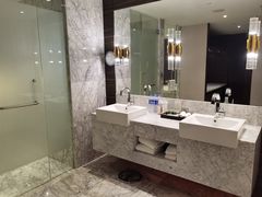 -上海虹桥西郊假日酒店