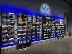-adidas(滔搏朝阳大悦城店)