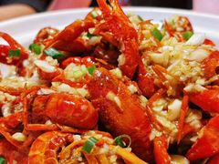 -肥小宝·金牌油焖大虾(襄阳龙虾地标店)