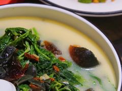 -刘姐啤酒鱼民族演艺餐厅(西街总店)