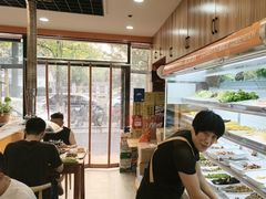 -哈尔滨小酒馆·鲜肉现穿自助烧烤(康新花园店)