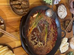 -黄潇洒老火锅(九眼桥宏济巷店)