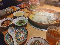 -洱火云南酸菜牛肉火锅(石景山当代商城店)