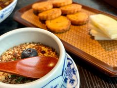 鹅肝酱拌葱油饼-玖五京菜(杭州城北万象城店)