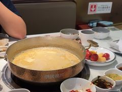 -洪氏嗨捞·广东猪肚鸡·椰子鸡火锅(西咸万象城店)