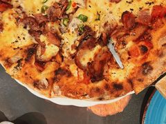 狂野拼榴莲披萨-盘炉forenza·云贵川融合小食堂 ( 钟楼中柳巷店)