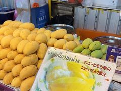-Nings Mango Stand
