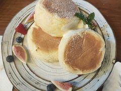 莓果奶油芝士舒芙蕾松饼-UPPER KITCHEN(延安路店)