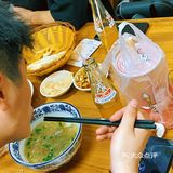 五一和外地游客一起排队吃水盆