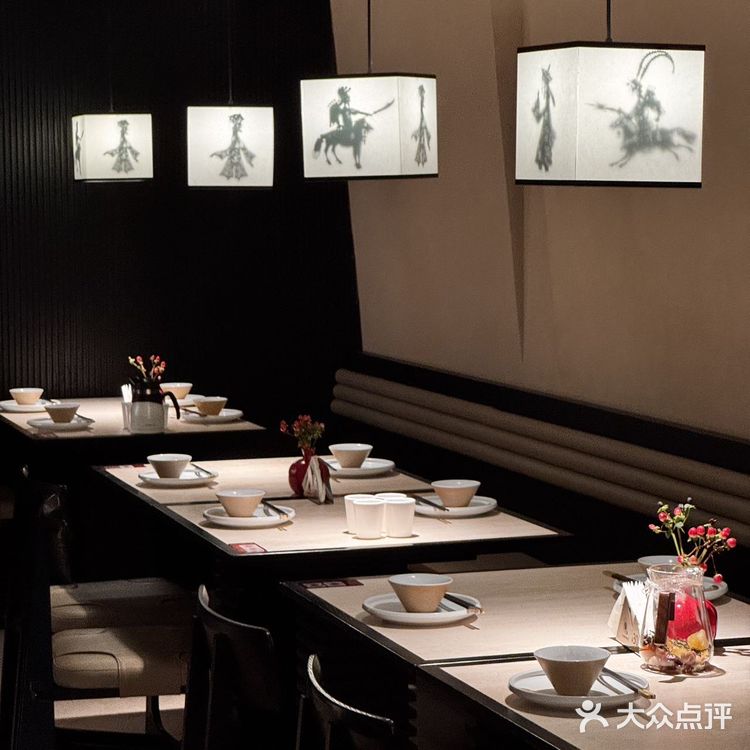 🌟一口穿越千年！在西安钟楼边博物馆 吃陕菜