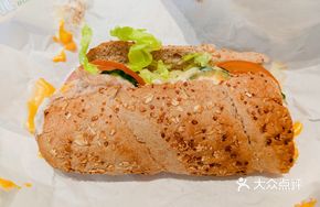 6-Inch Tuna & Egg Deluxe Sandwich