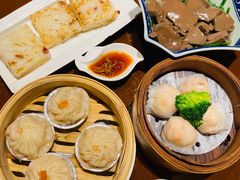 -广州中心皇冠假日酒店·百粤楼