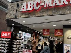 -ABC MART(心斎橋店)