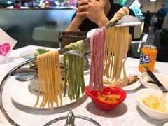 五彩面条-怡乡王品海鲜姿造自助体验餐厅(大岛商业广场店)