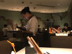 -海底捞火锅鲜切牛肉主题店(长寿路店)