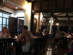 -Trattoria Altrove