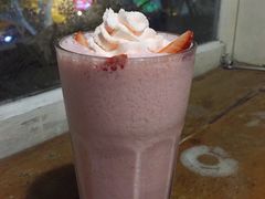草莓奶昔-雕刻时光咖啡馆(交大店)
